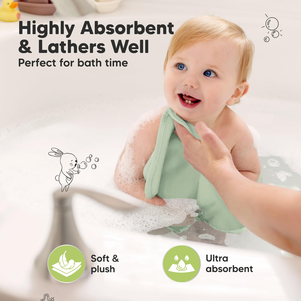 KeaBabies baby washcloths bath scene demonstrates everyday softness during newborn care.