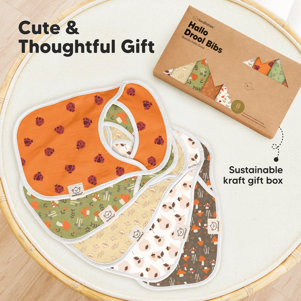 KeaBabies Hallo bib travel-friendly, quick-drying and easy care.