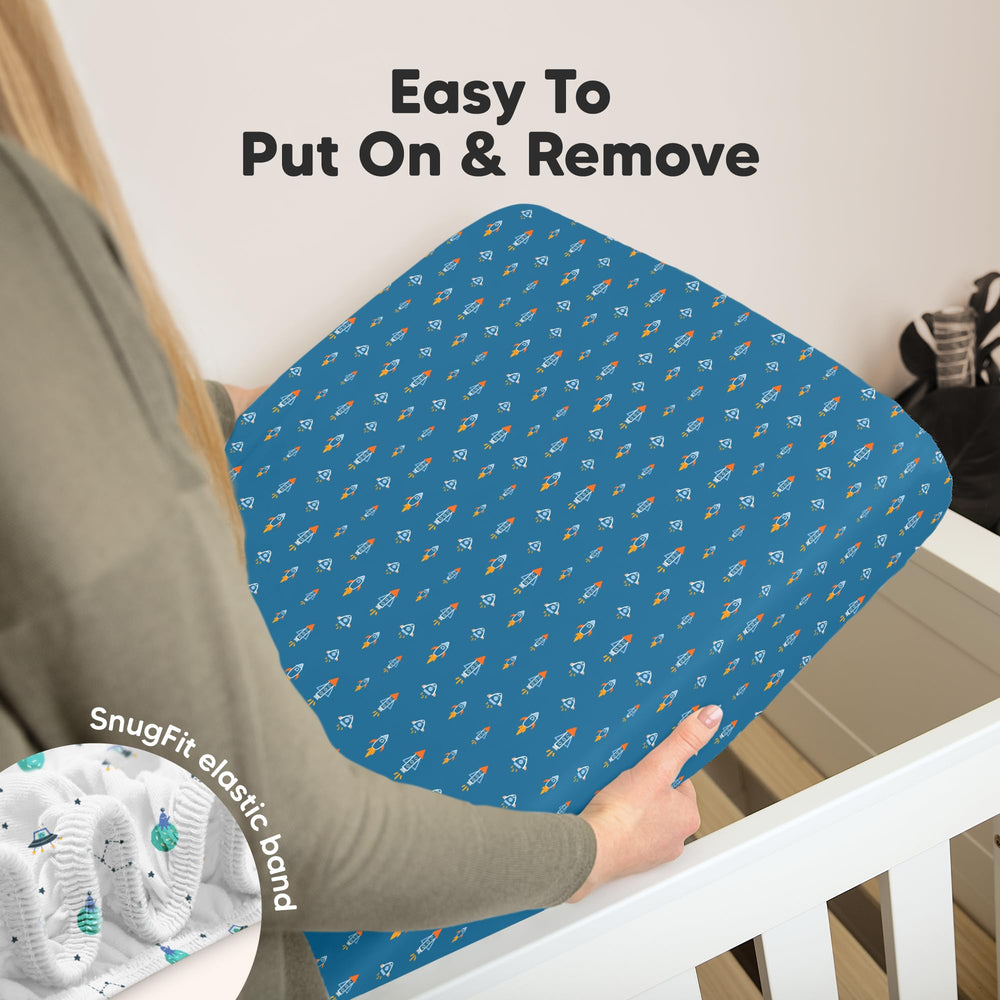 KeaBabies Space Quest sheet stretch demonstrates SnugFit tech for quick changes