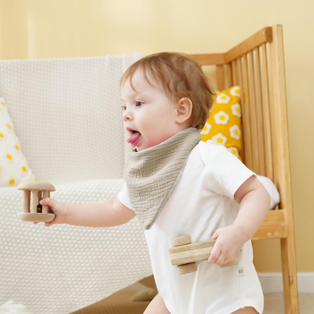 Kewlife gift Muslin bibs ideal for travel and outings.