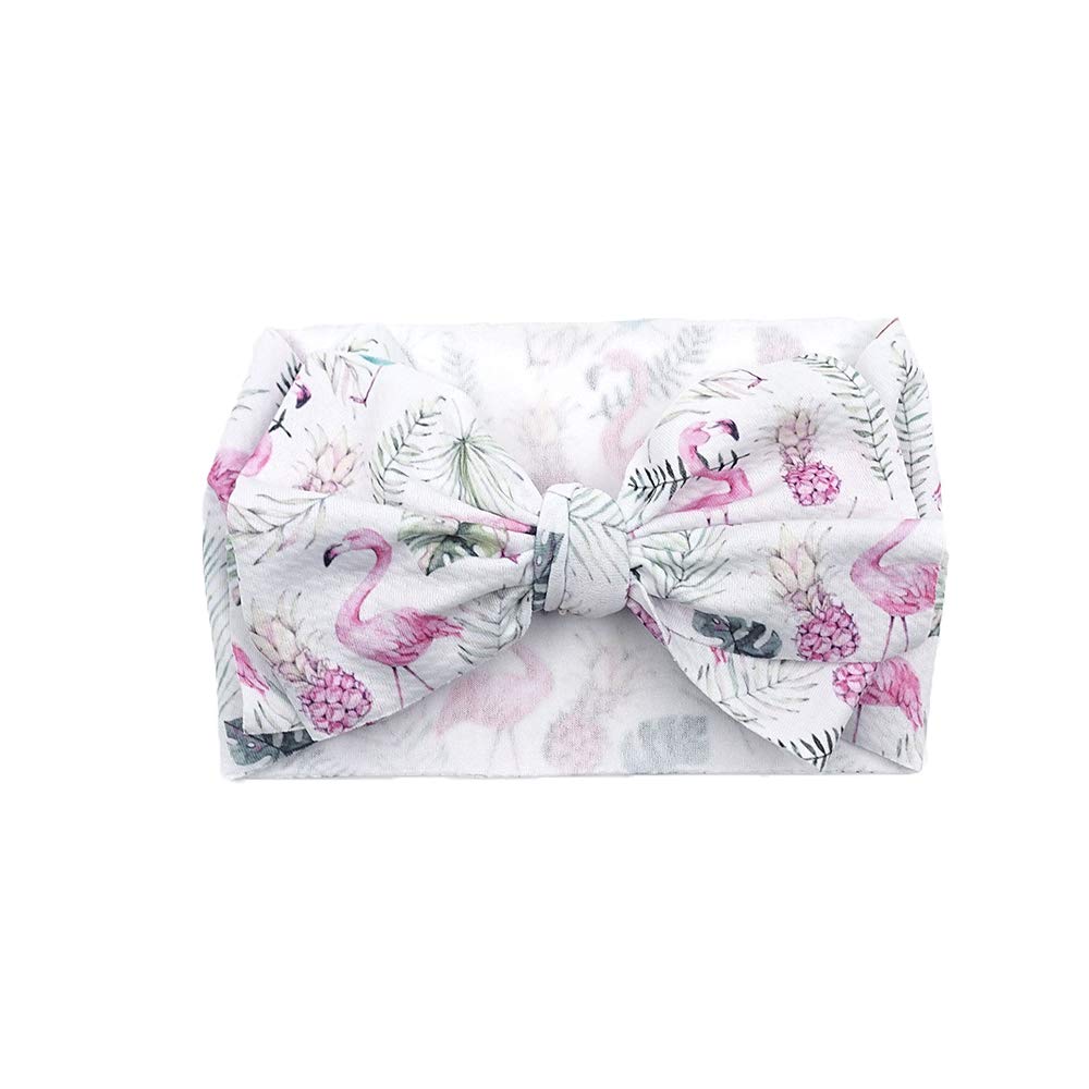 KIDOCHEESE baby accessory gift set ideal for birthdays and celebrations.