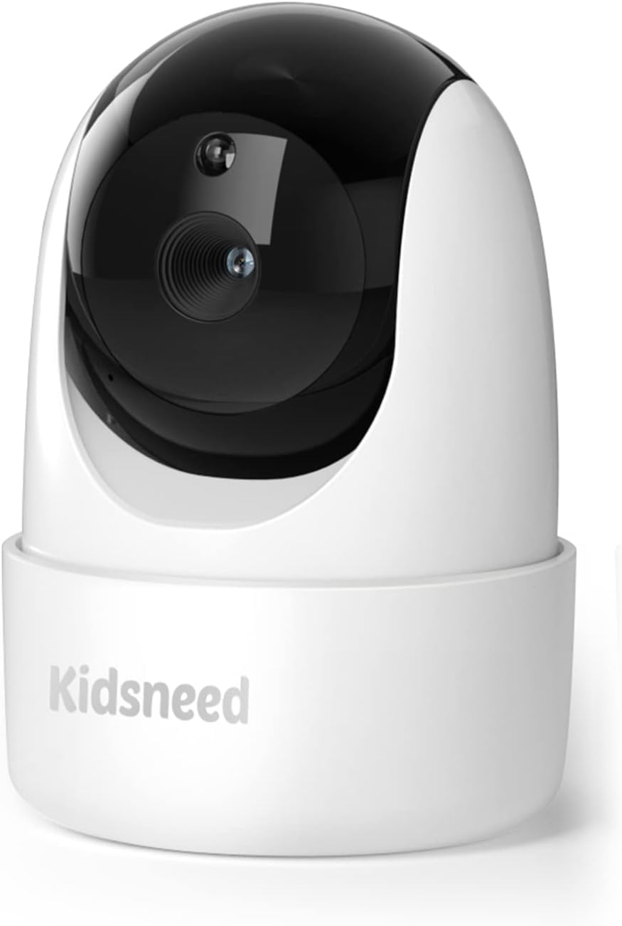 Kidsneed SM935C charger included keeps camera ready.