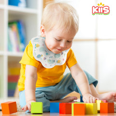 KIIS Ocean bib with absorbent layer keeps outfits dry during drool moments.
