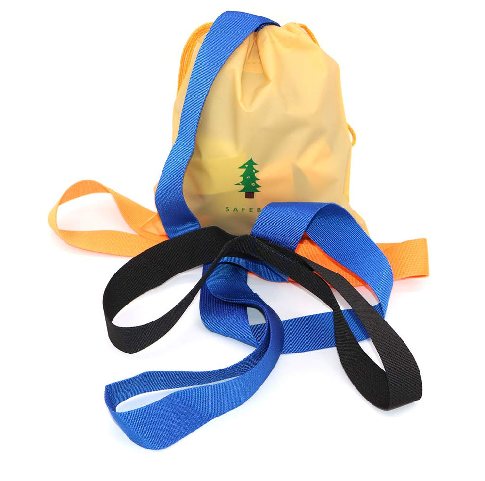 Outdoor play scene with KIKIGOAL walking rope enhancing safety