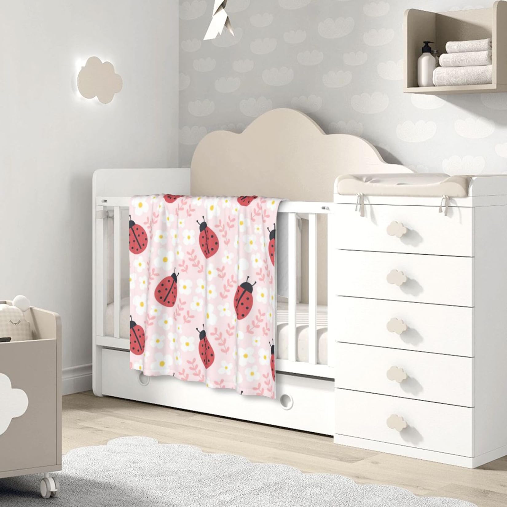 KILOWR 30x40 inch baby blanket ideal for stroller and crib use.