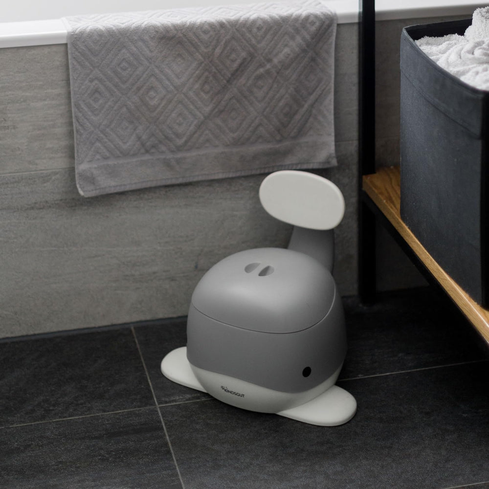 Kindsgut potty whale design backrest closeup highlights ergonomic support for comfortable sessions.