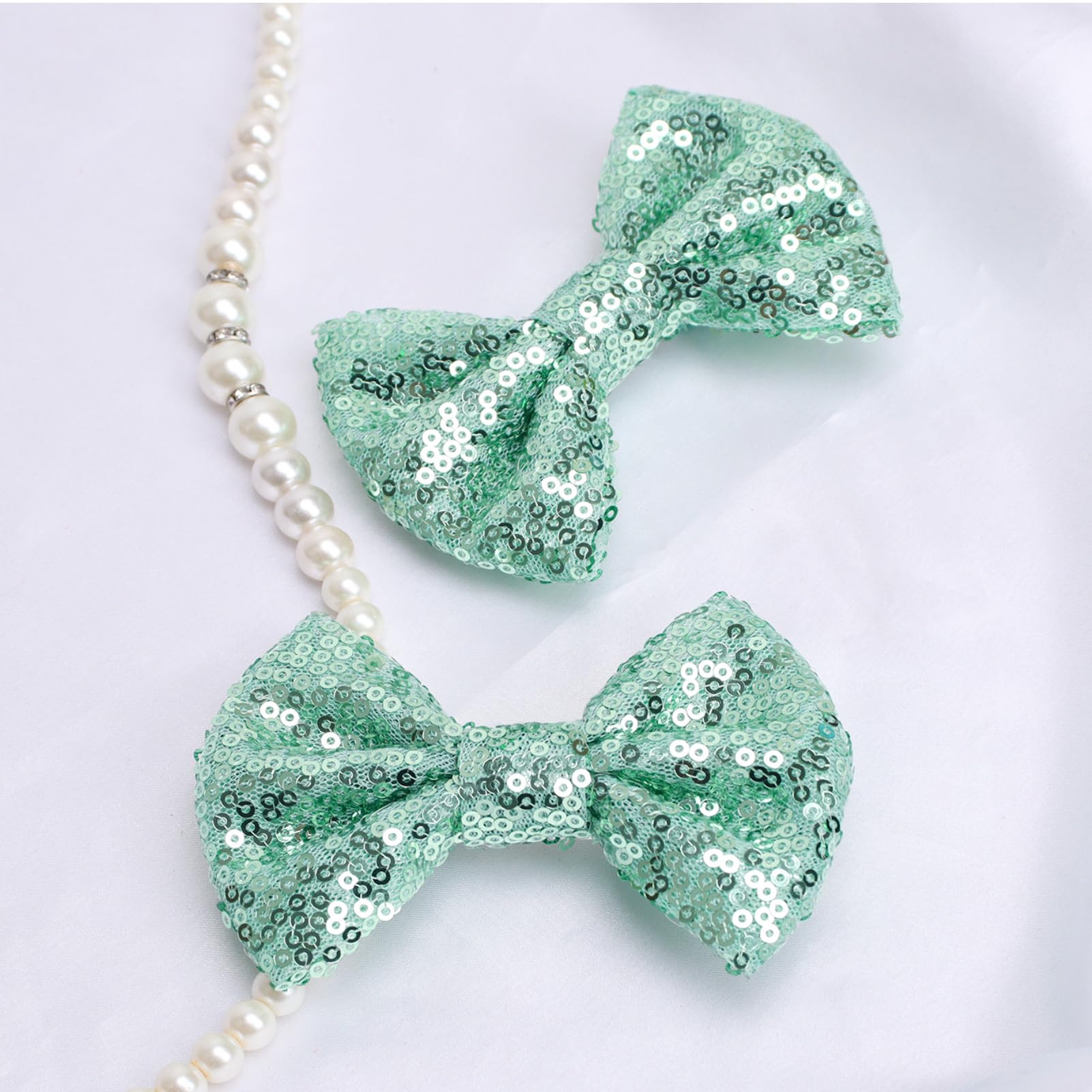 Kiszu green sequin bow clip suitable for babies to teens.