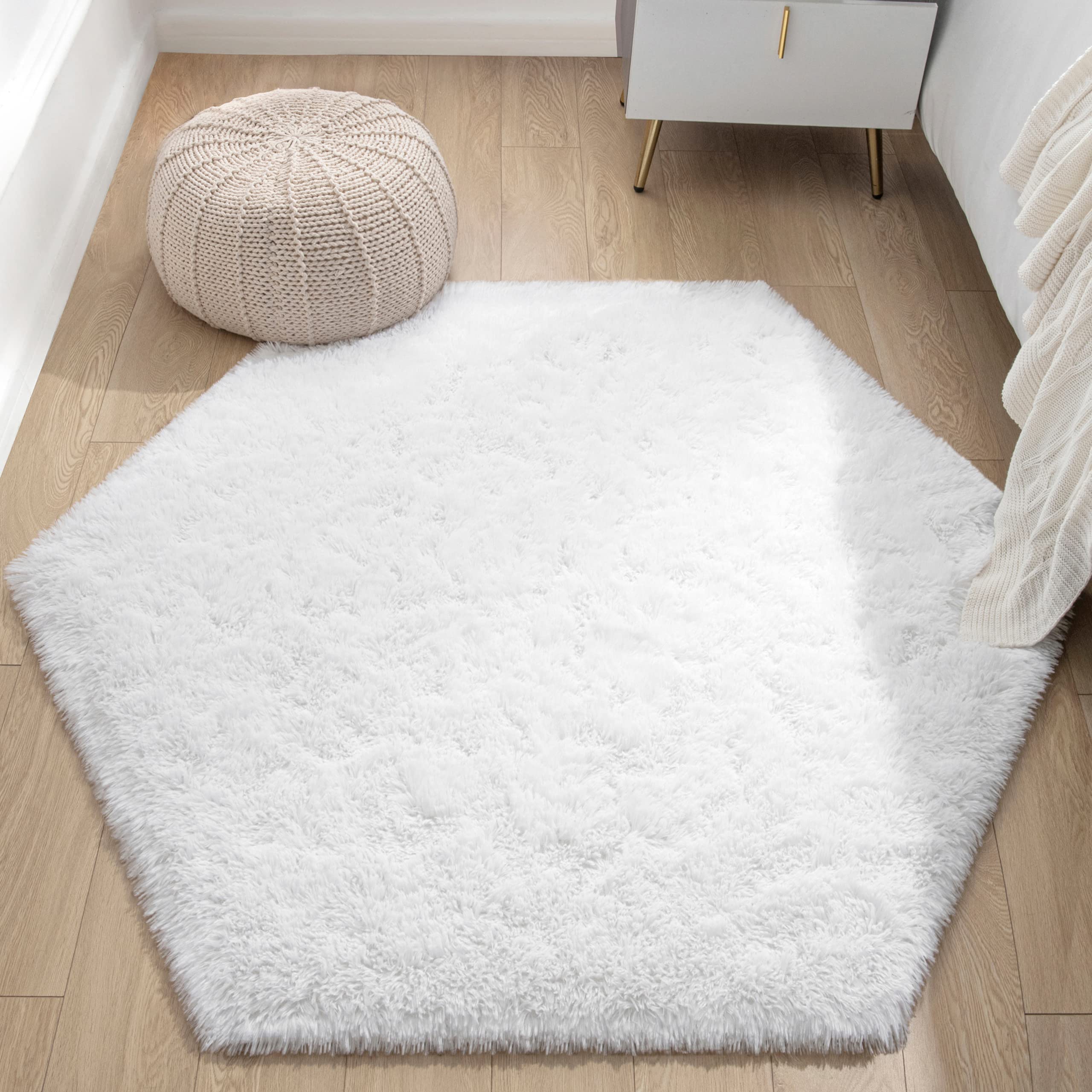 KIXINWA White Hexagon Rug 4.6x4 ft fits playrooms and bedrooms for kids