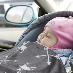 Kleitung Soft Plush Deer Blanket dotted backing detail adds gentle warmth