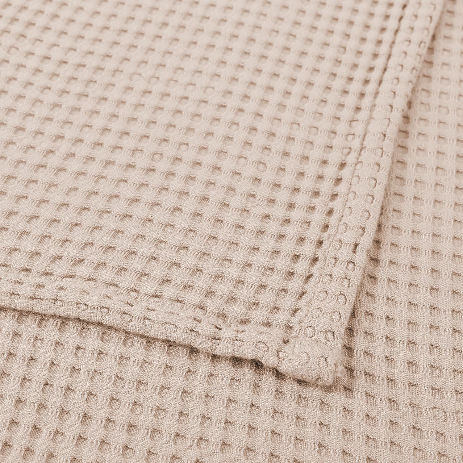 Kloovete baby blanket used as swaddle to soothe newborns.