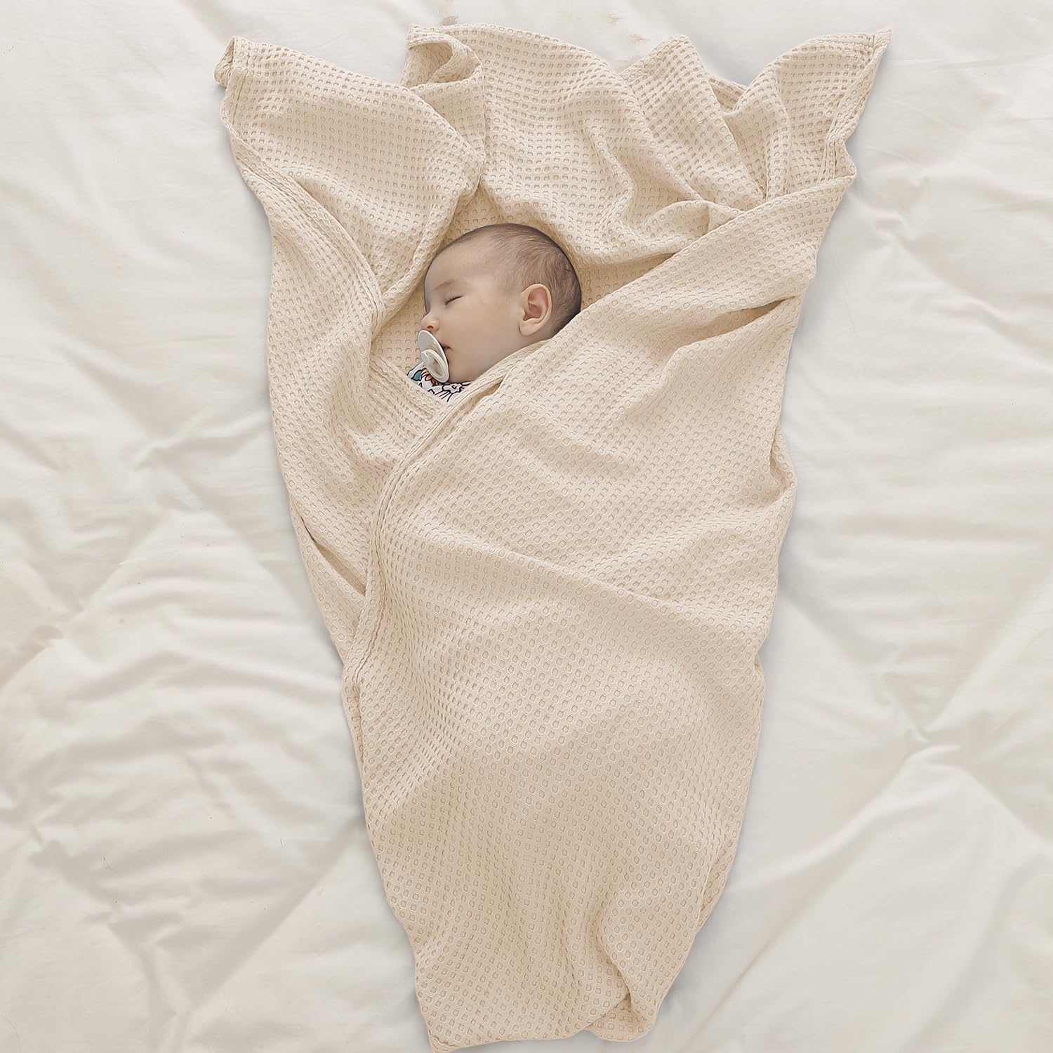 Kloovete waffle texture blanket highlighting moisture-wicking and airflow.