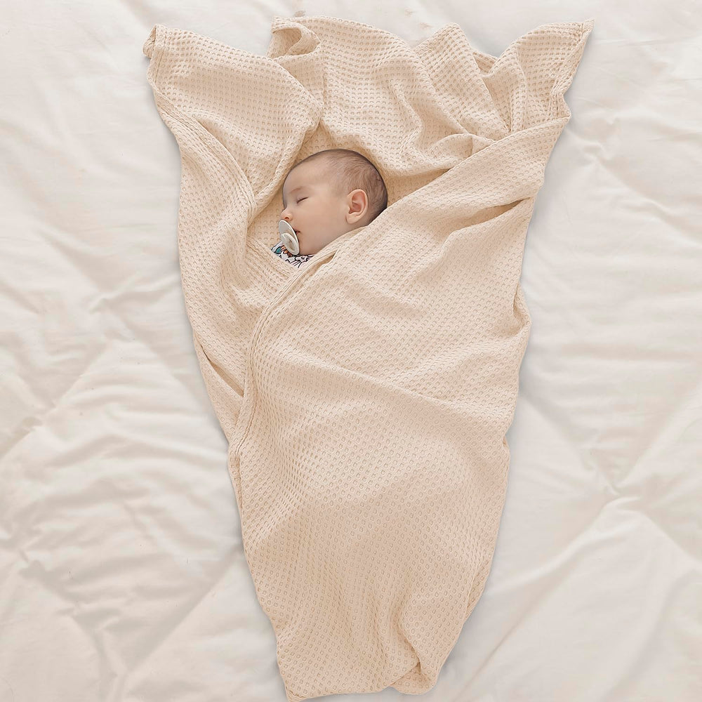 Kloovete waffle texture blanket highlighting moisture-wicking and airflow.