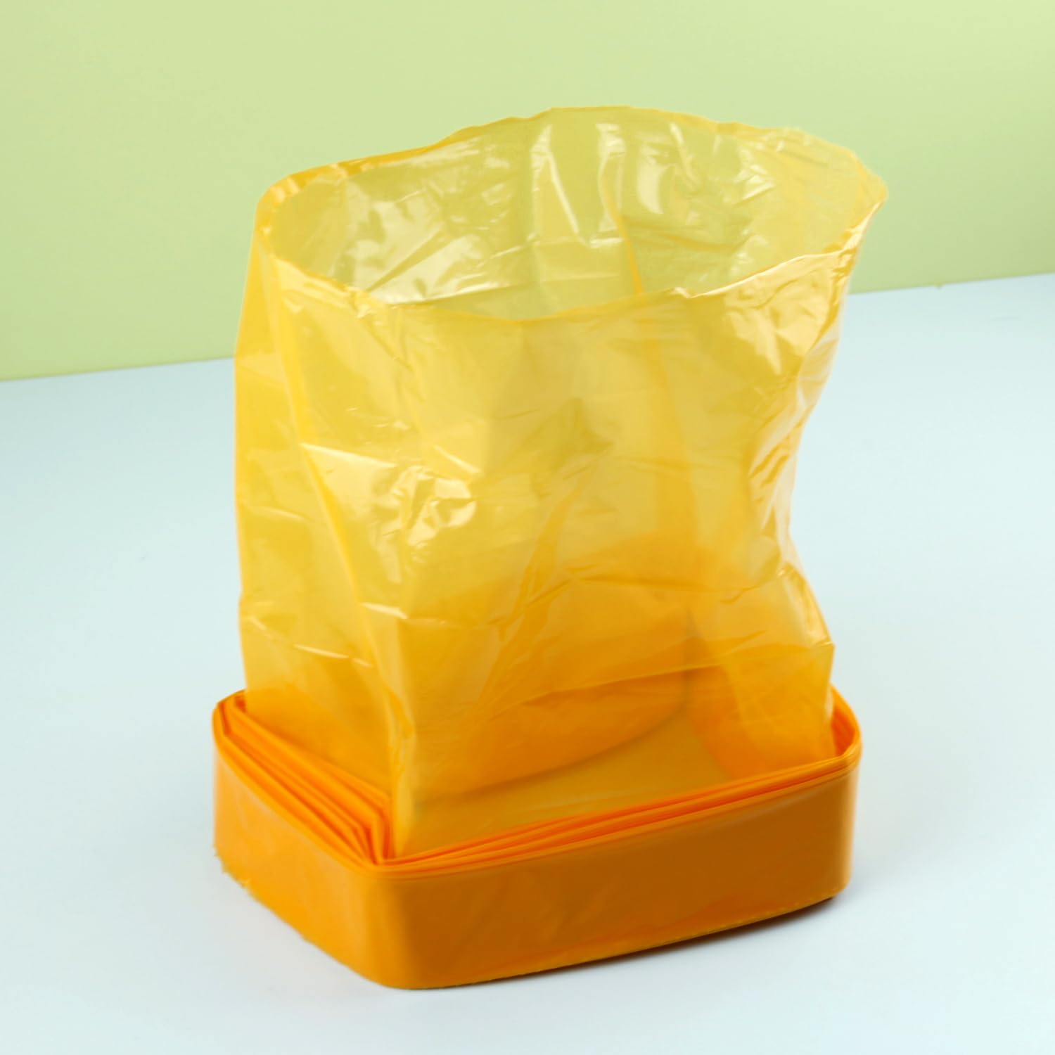KMKMVV easy-assembly bags come with a clear manual.
