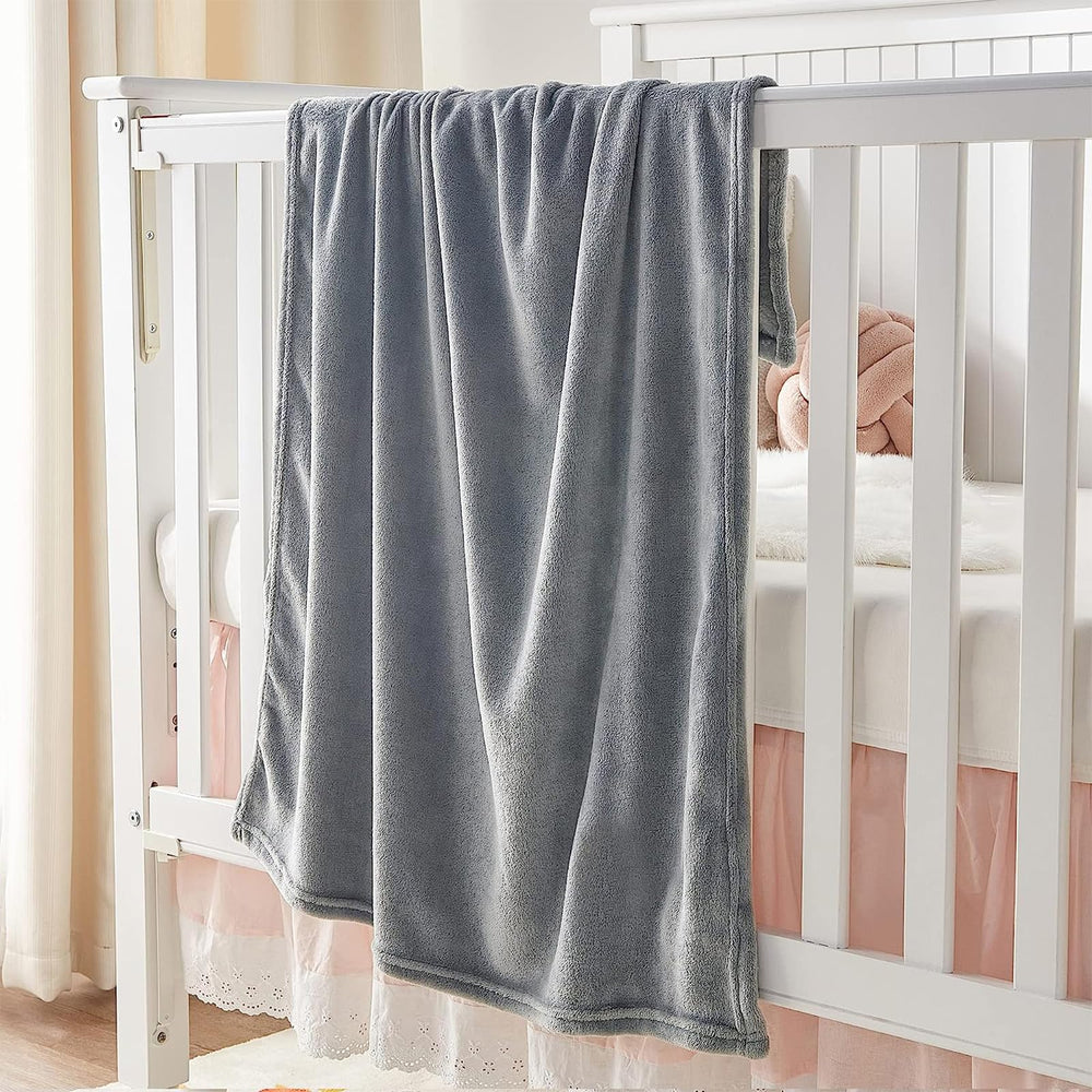 KMUSET grey double sided design highlights plush sides and warmth retention.