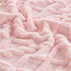 KMUSET Kids Pink Blanket close-up shows plush texture for cuddle sessions.