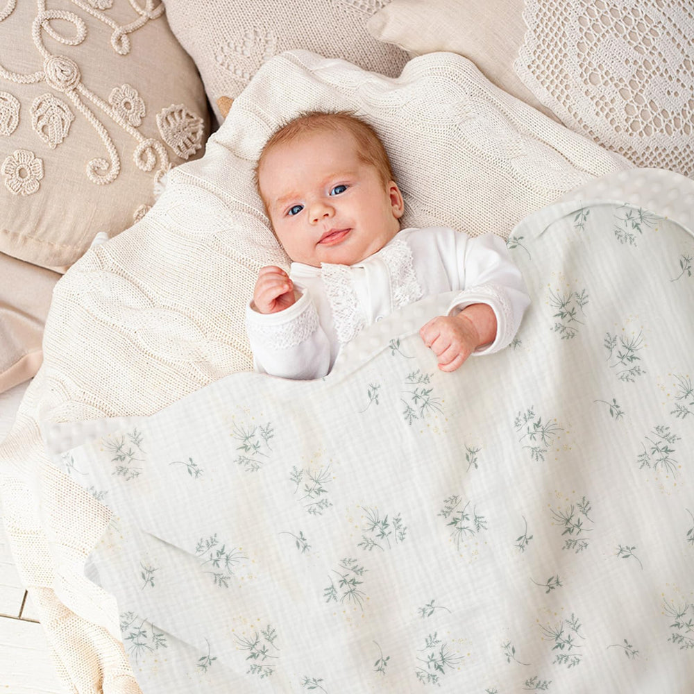 Knirose machine-washable nursery blanket, easy care for busy parents.