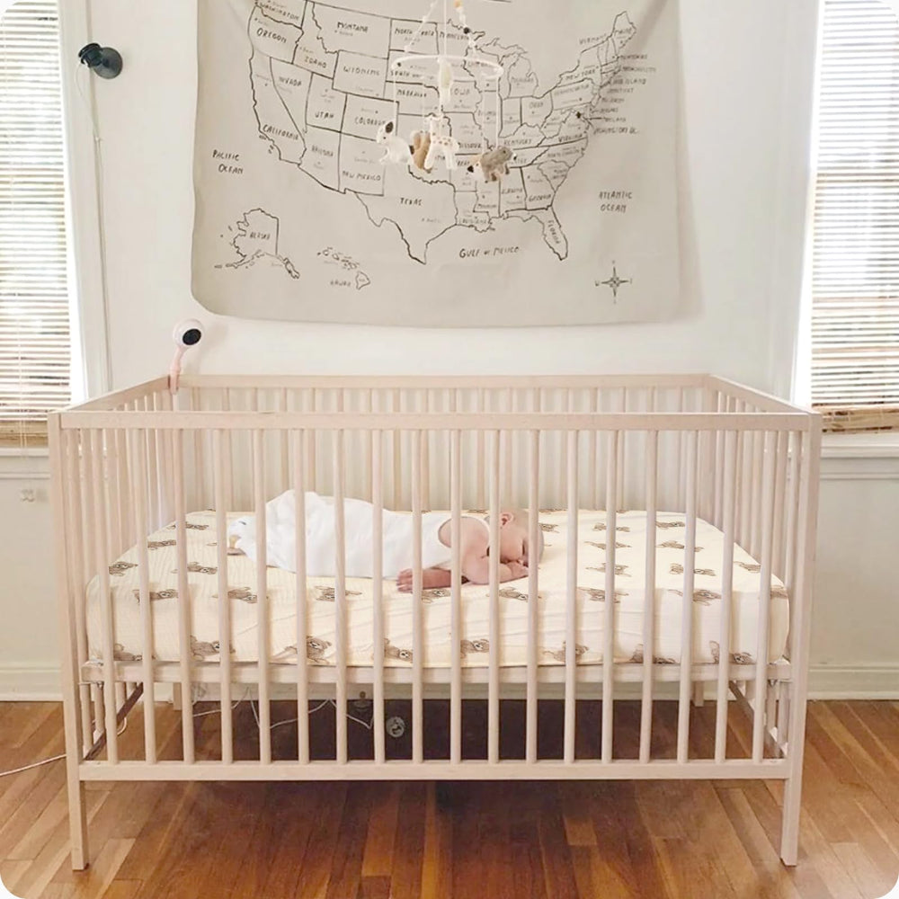 Knirose crib sheet makes a thoughtful baby gift.