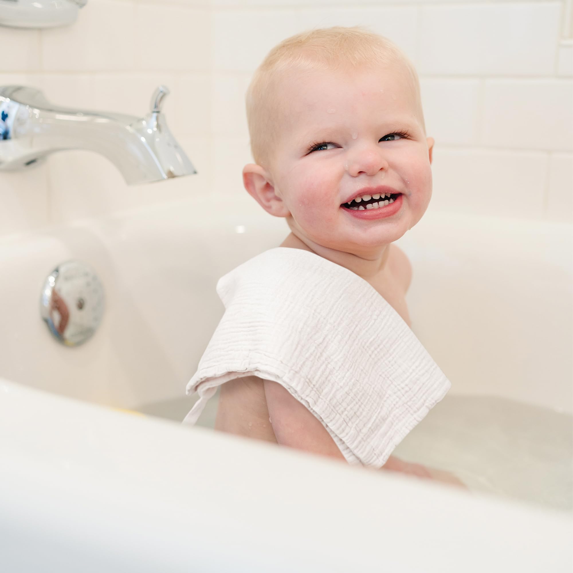 Konssy 11x11 inch washcloth shown for generous bath coverage