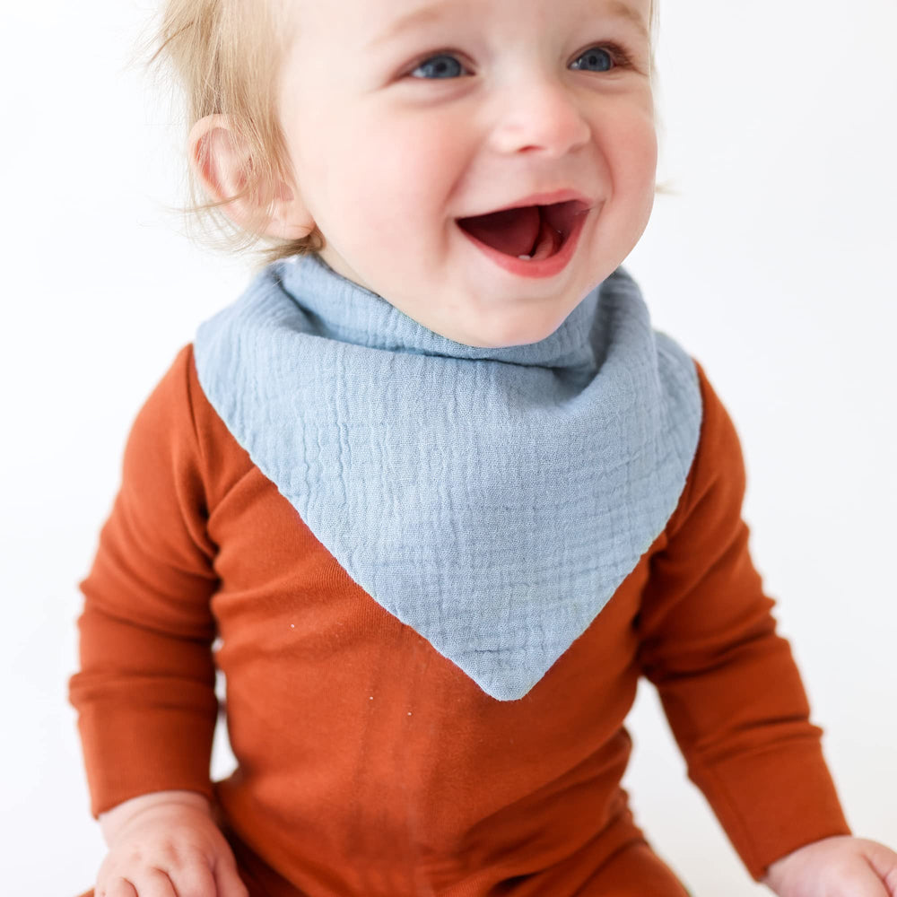 Konssy baby bib unisex color set arranged for easy outfit matching.