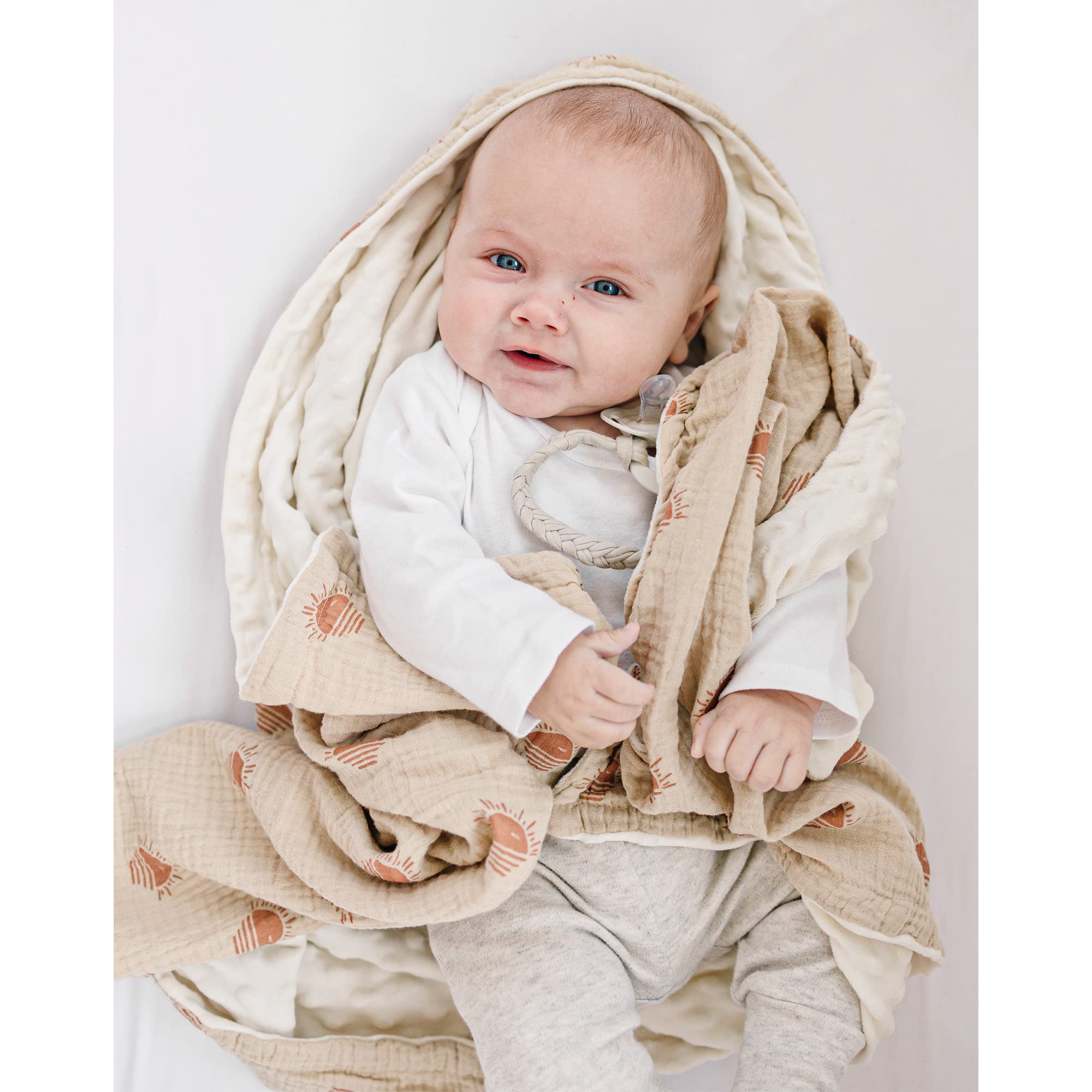 Konssy Baby Blanket care-machine-wash offers easy maintenance for busy parents.