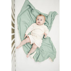Konssy baby blanket stroller-outing view demonstrates versatile cover on outings
