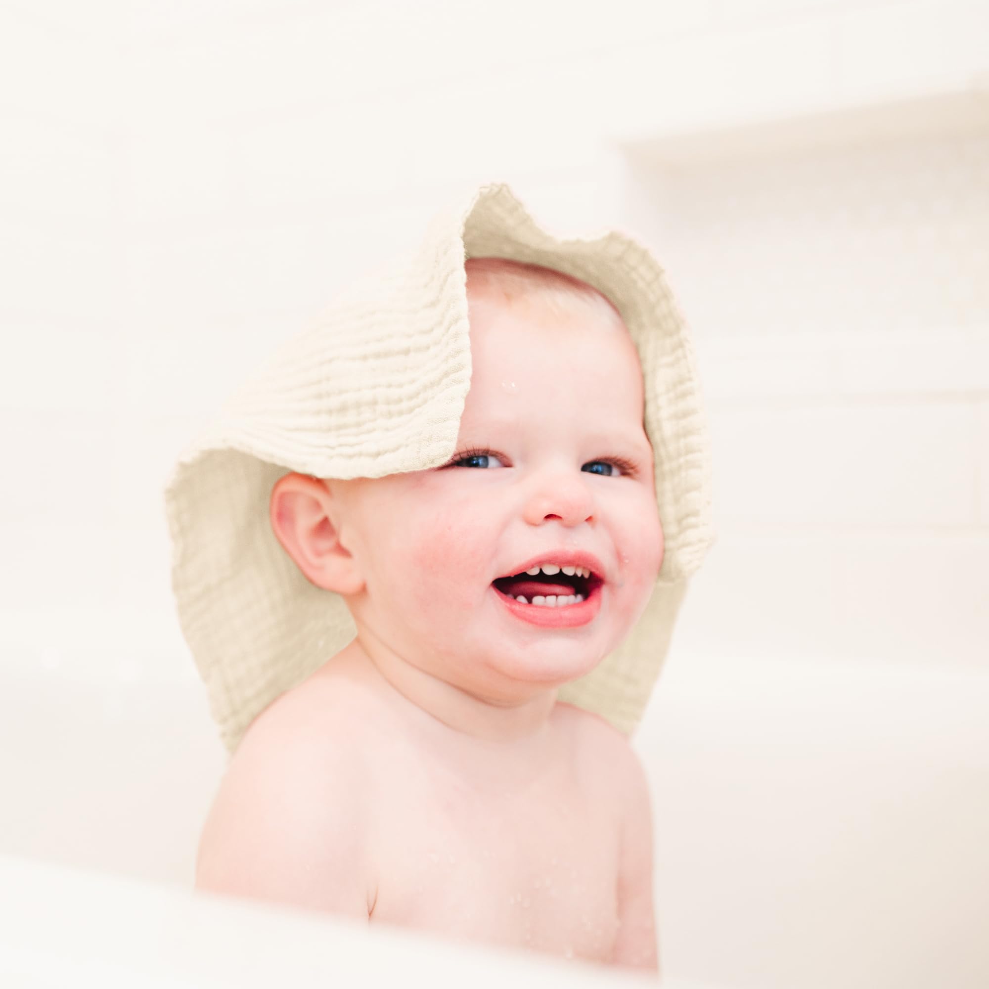 Konssy 11x11 washcloths come in vibrant colors for broad coverage in bath time.