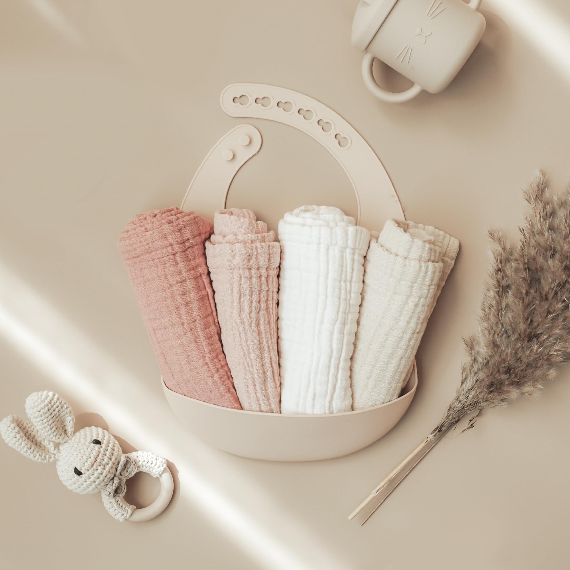 Konssy colorful muslin washcloths display vibrant colors for bright bath routines.