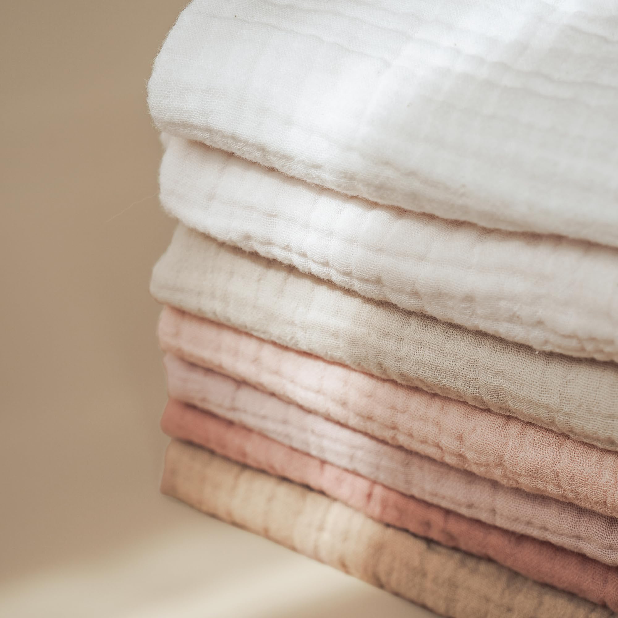 Konssy baby washcloths on-the-go setup for travel-friendly bath routine.