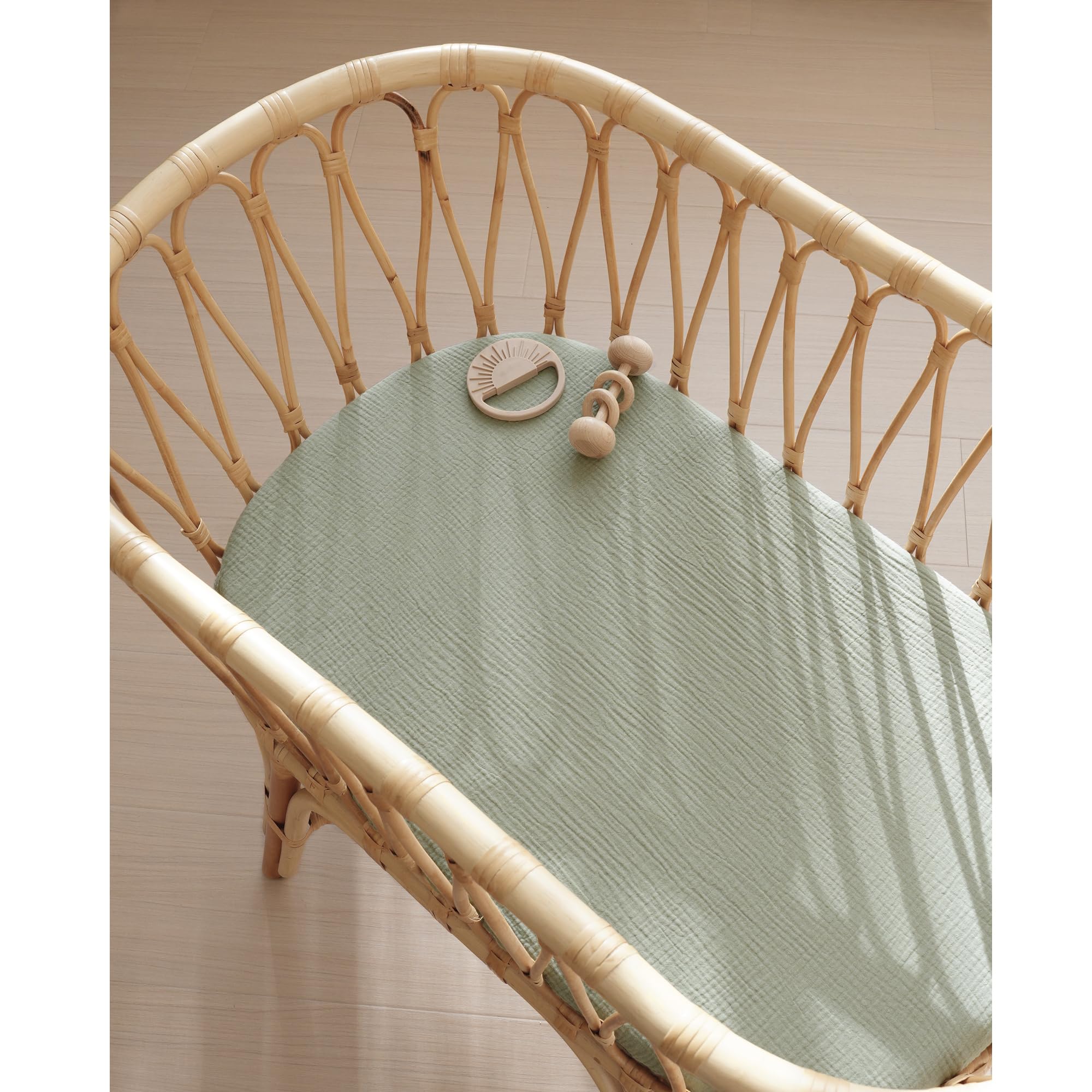 Konssy two-color Sprout and Fog Green design adds soft nursery aesthetics.