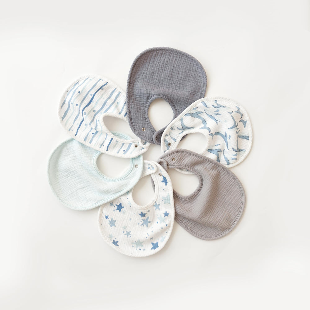 Konssy bib-gift-pack presents a thoughtful baby shower gift