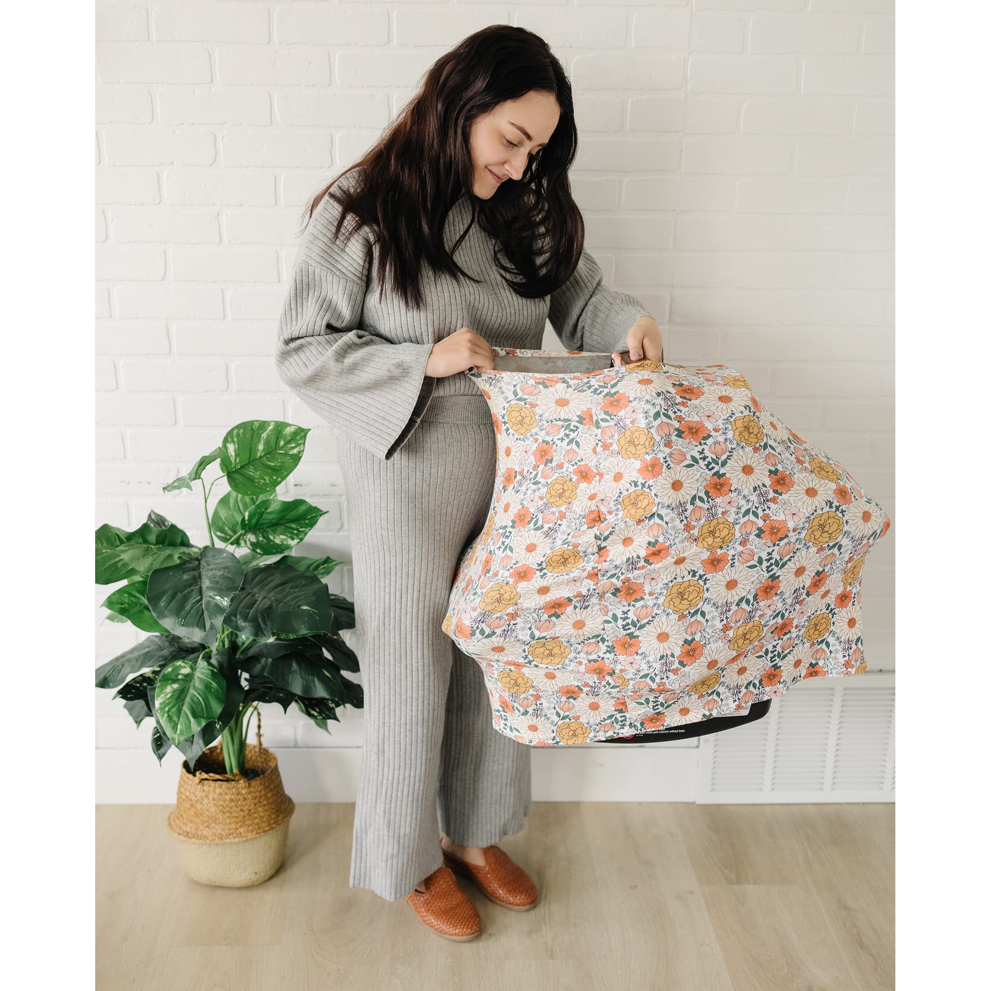 Konssy feeding chair cover protects against spills and mess during meals.