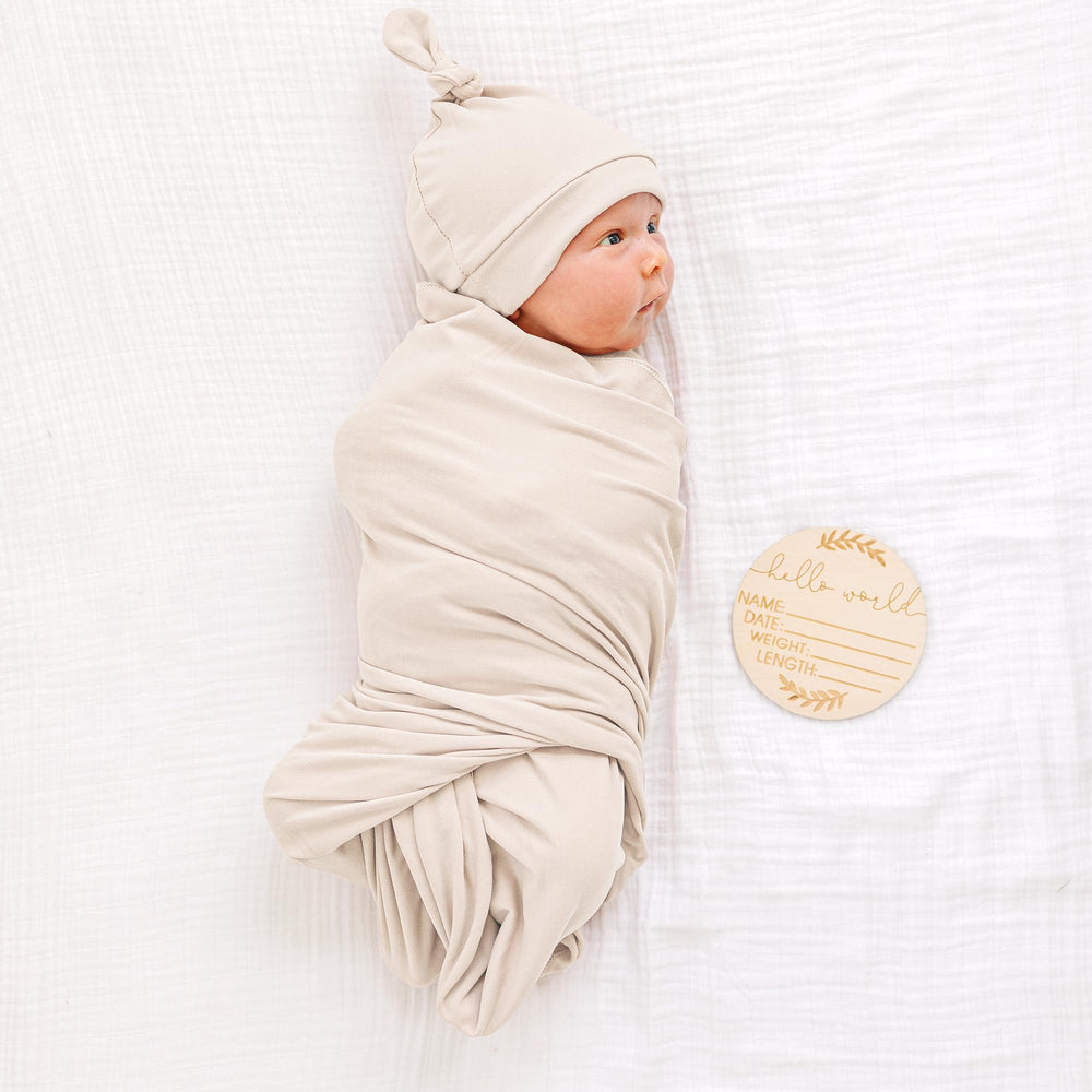 Konssy headband elastic-fit provides secure, customizable comfort for tiny heads.
