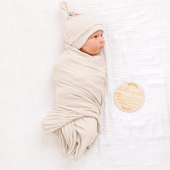 Konssy headband elastic-fit provides secure, customizable comfort for tiny heads.