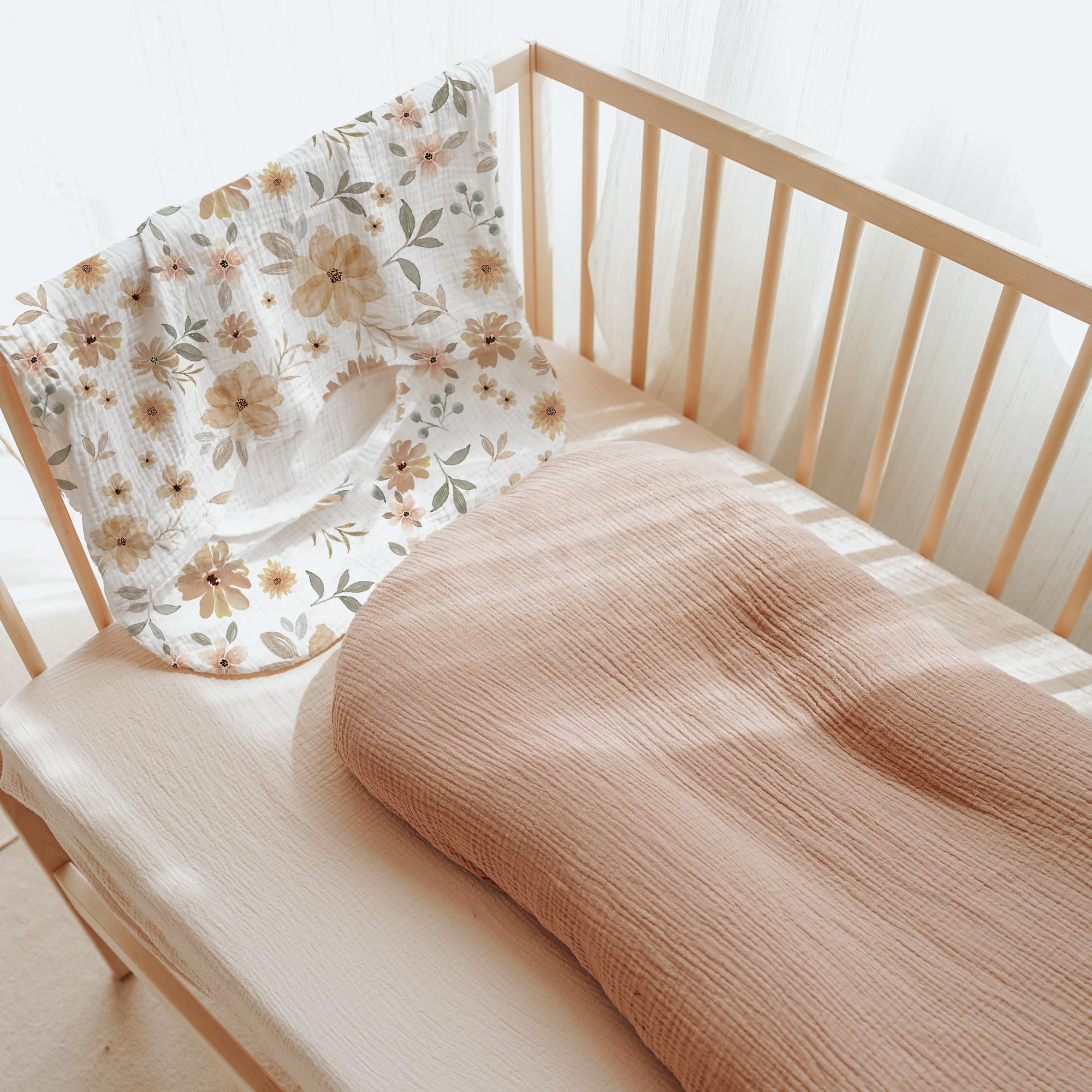 Konssy lounger cover with envelope closure—secure fit for most standard loungers.