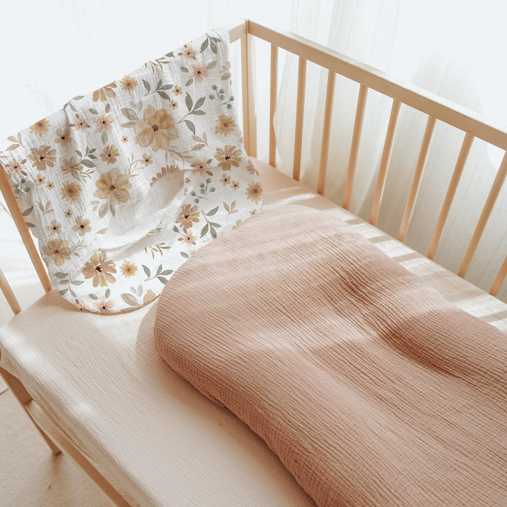 Konssy lounger cover with envelope closure—secure fit for most standard loungers.