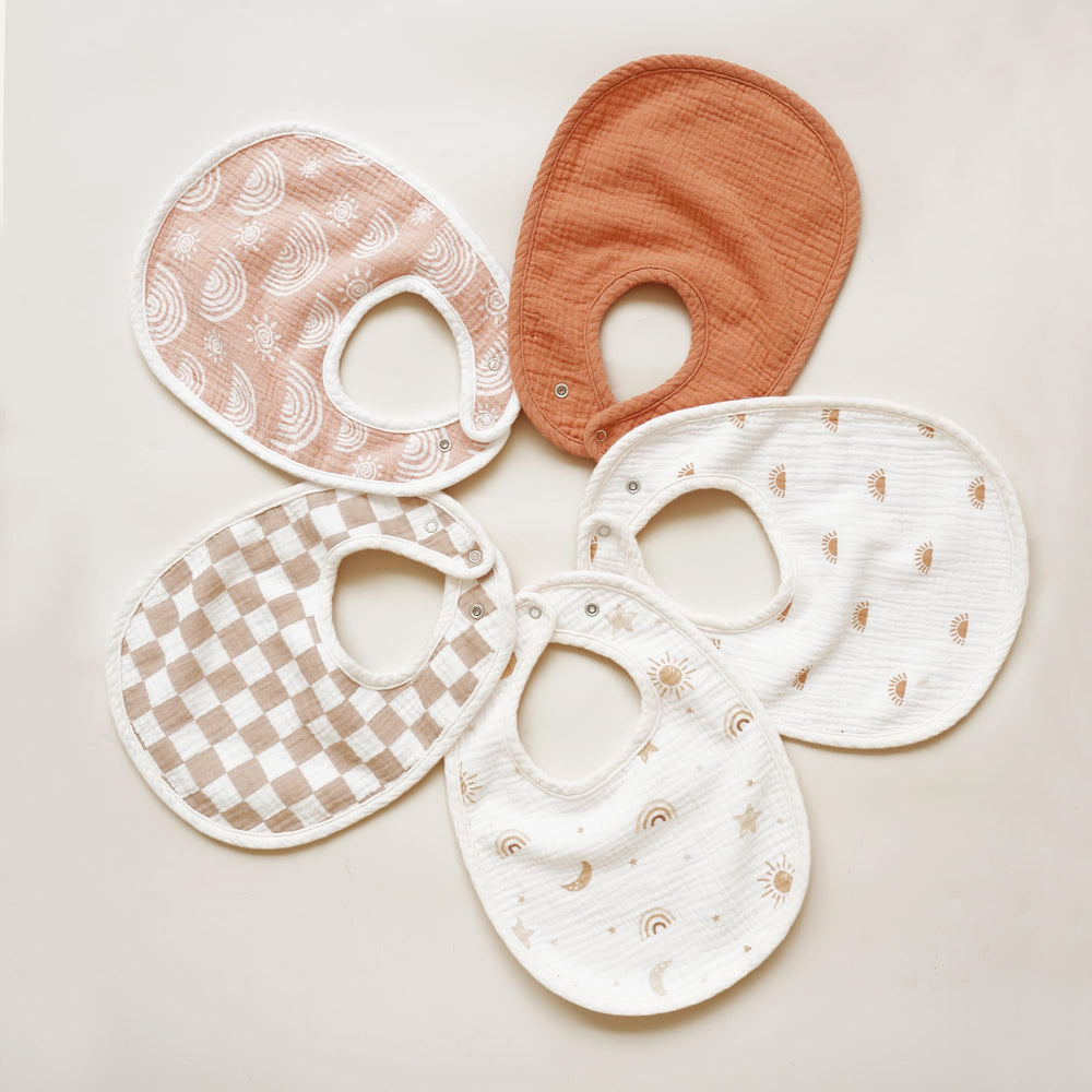 Gift-ready Konssy 8-pack bibs in neatly packaged set