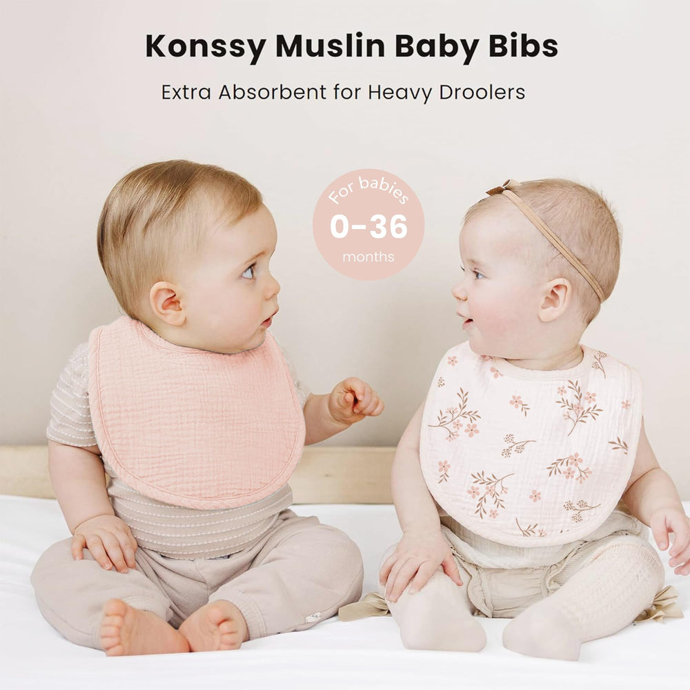 Konssy bib with nickel-free snaps ensures gentle fit and quick changes