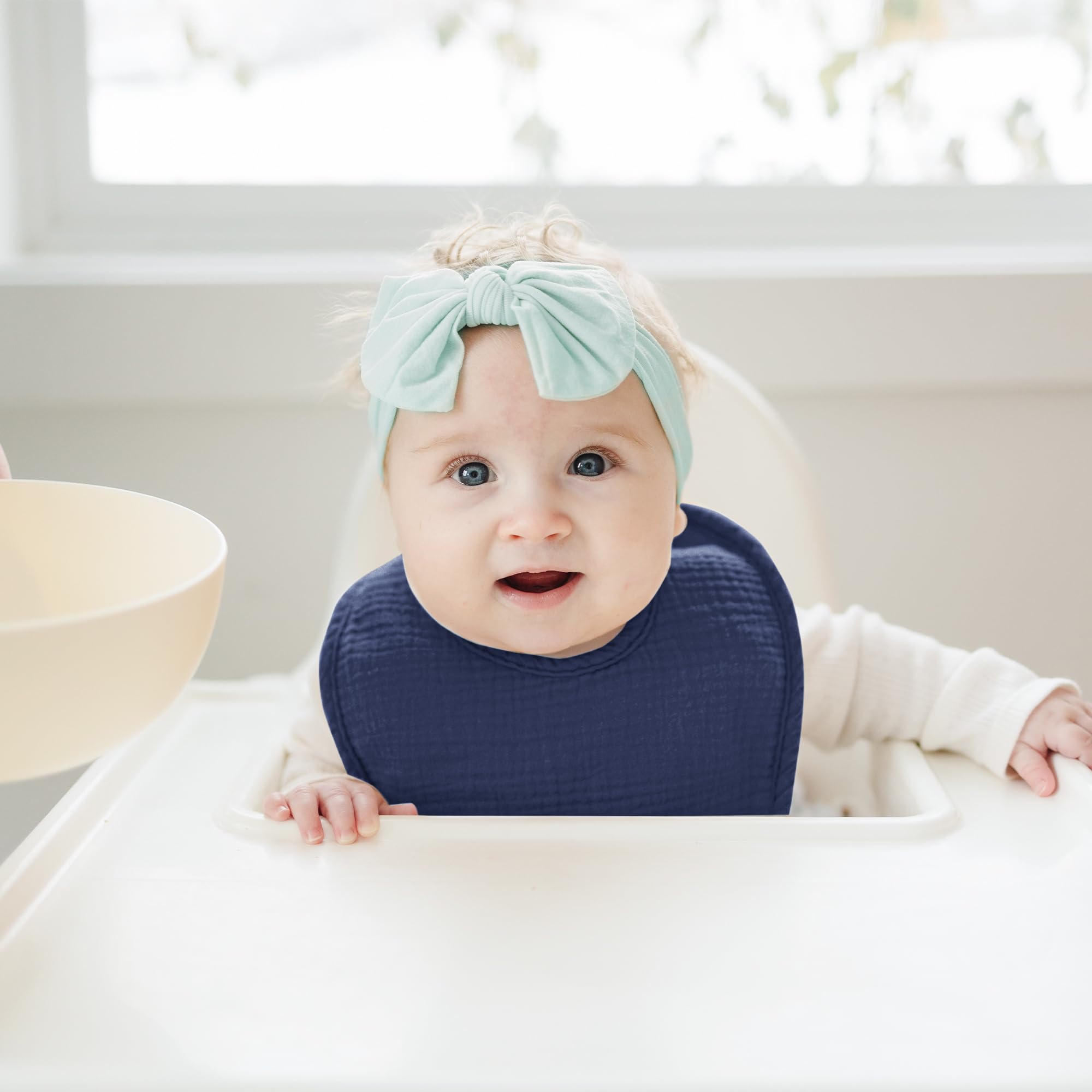 Konssy Muslin Baby Bibs gift-ready packaging appeals for baby showers
