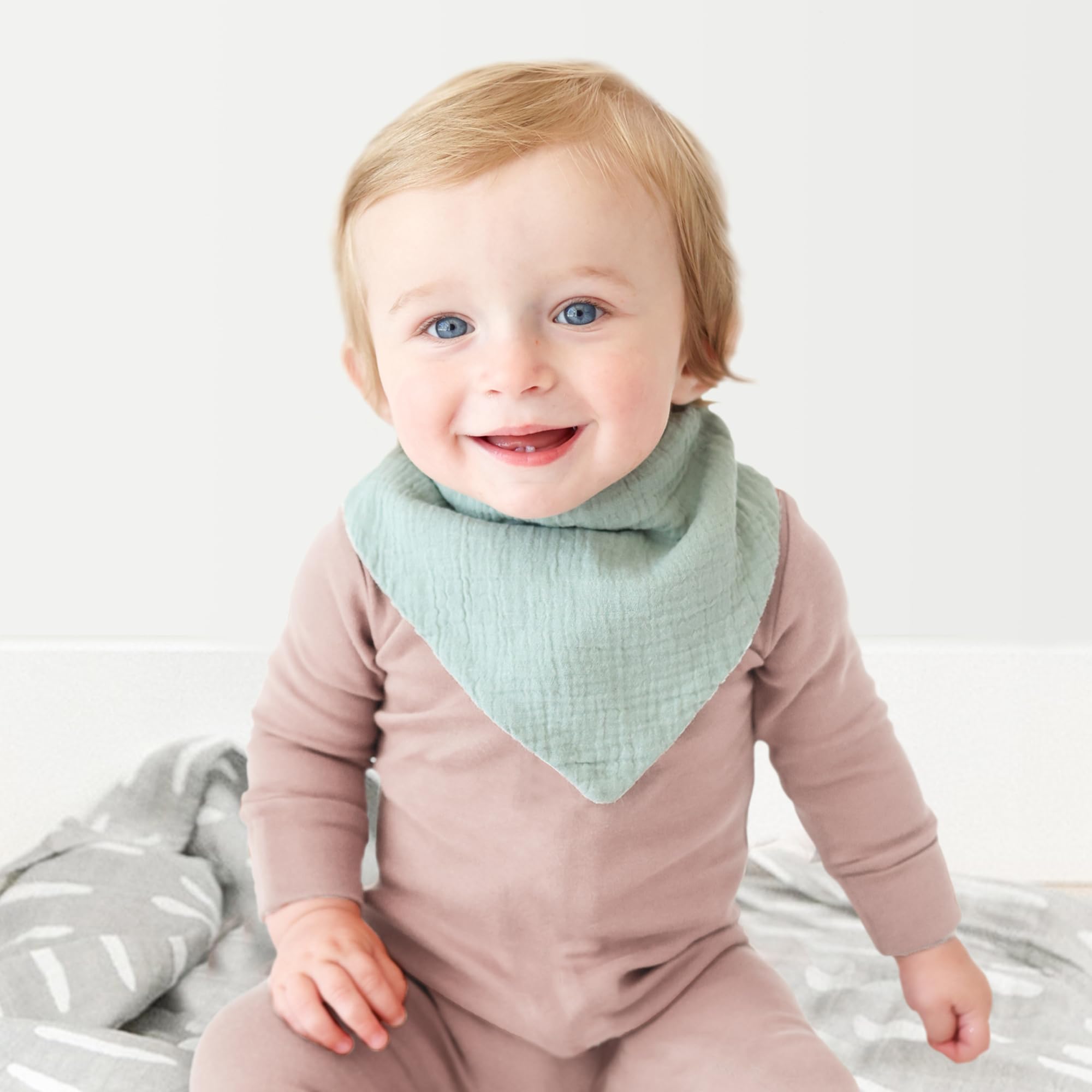 Konssy bibs in 10 unisex colors coordinate with outfits
