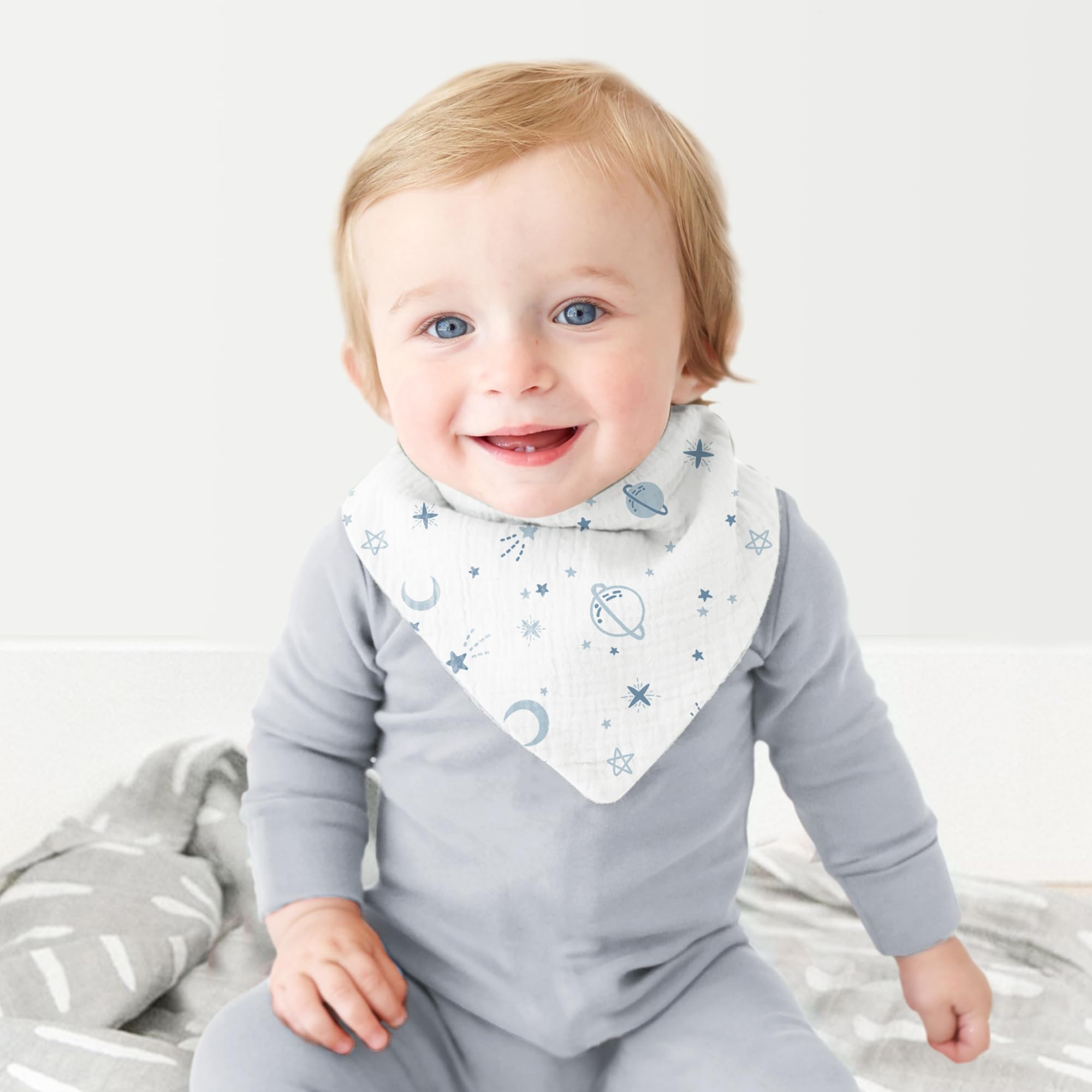 Konssy Bib laid flat demonstrates easy-care machine washable design for busy parents.