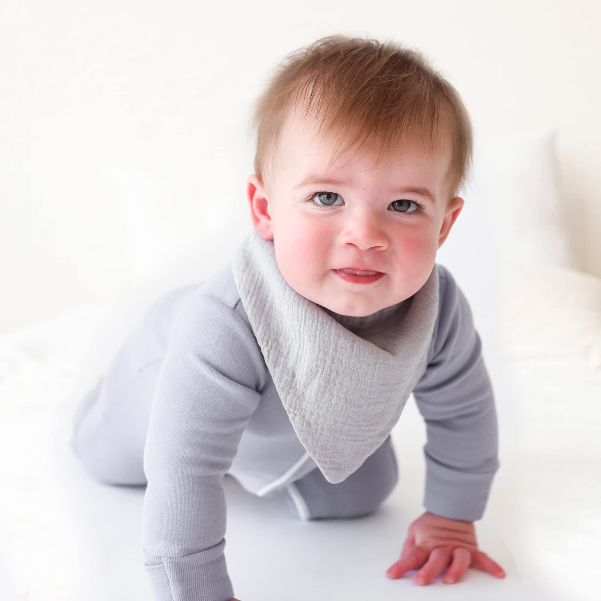 Konssy muslin-baby-bibs-washcare guides easy hand and machine wash for busy parents.