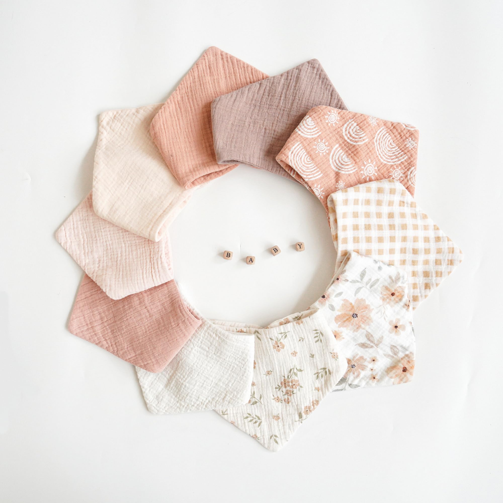 Konssy Muslin Bibs gift-ready packaging showcases a practical baby shower gift.