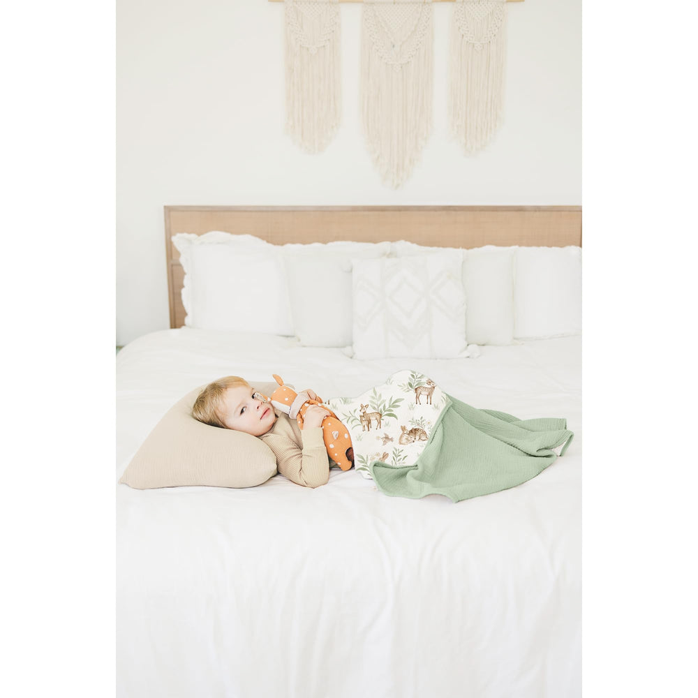 Konssy muslin blanket gift-ready packaging ideal for baby showers.