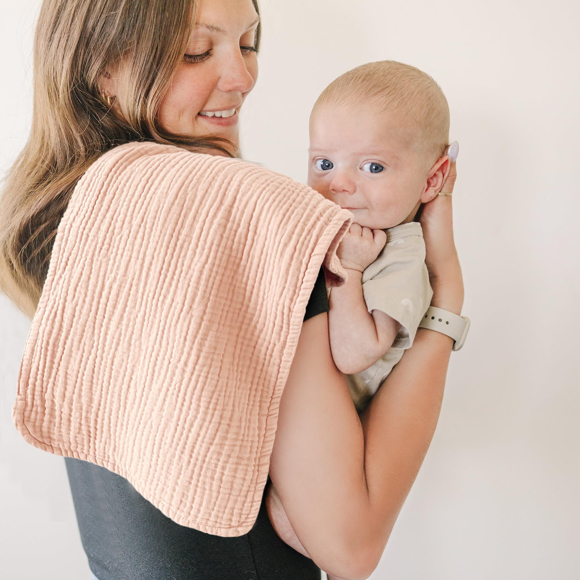 Konssy Muslin Burp Cloths, absorbent detail shows gentle touch for baby skin.