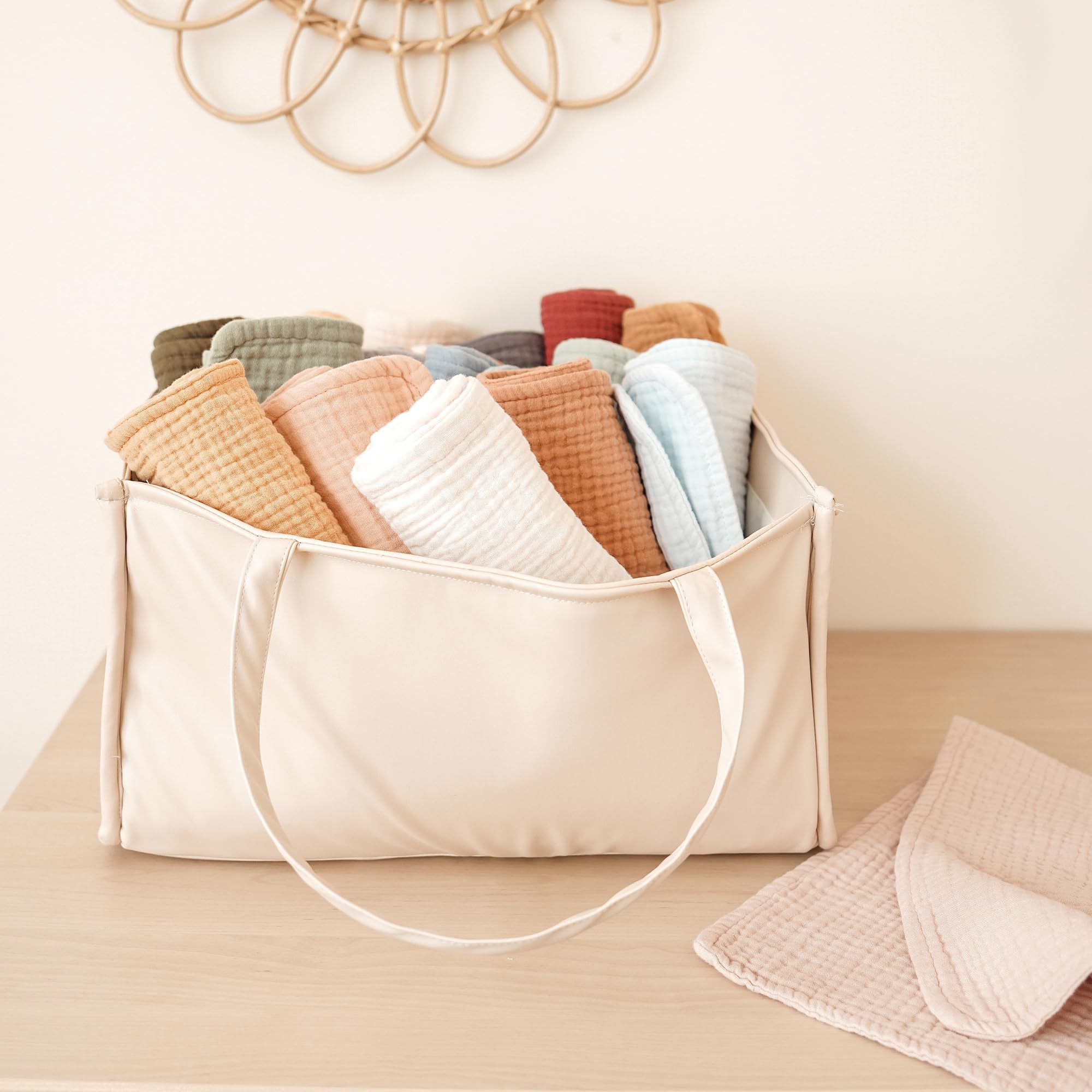 Konssy Muslin Burp Cloths, packaging shot highlights six-piece set for gifts.
