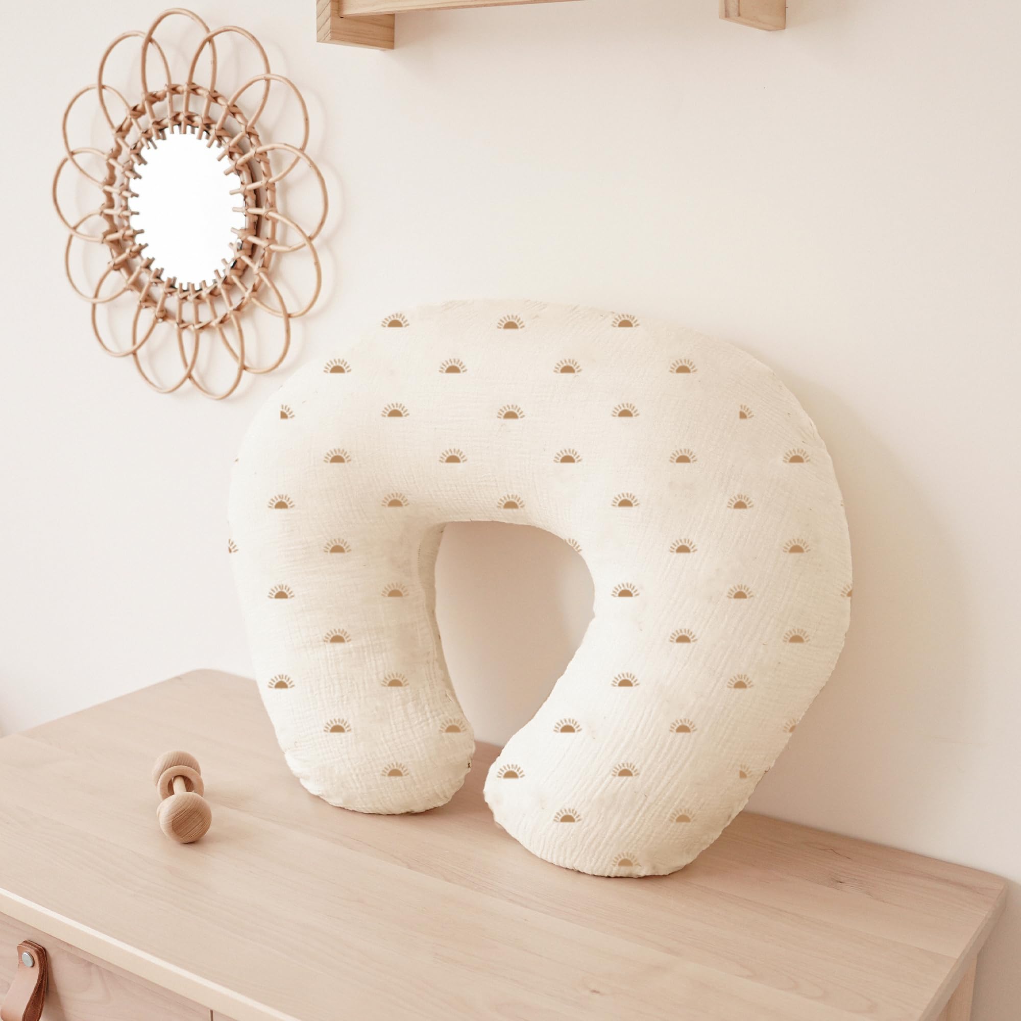 Konssy muslin cover enhances baby feeding time with soft breathable fabric