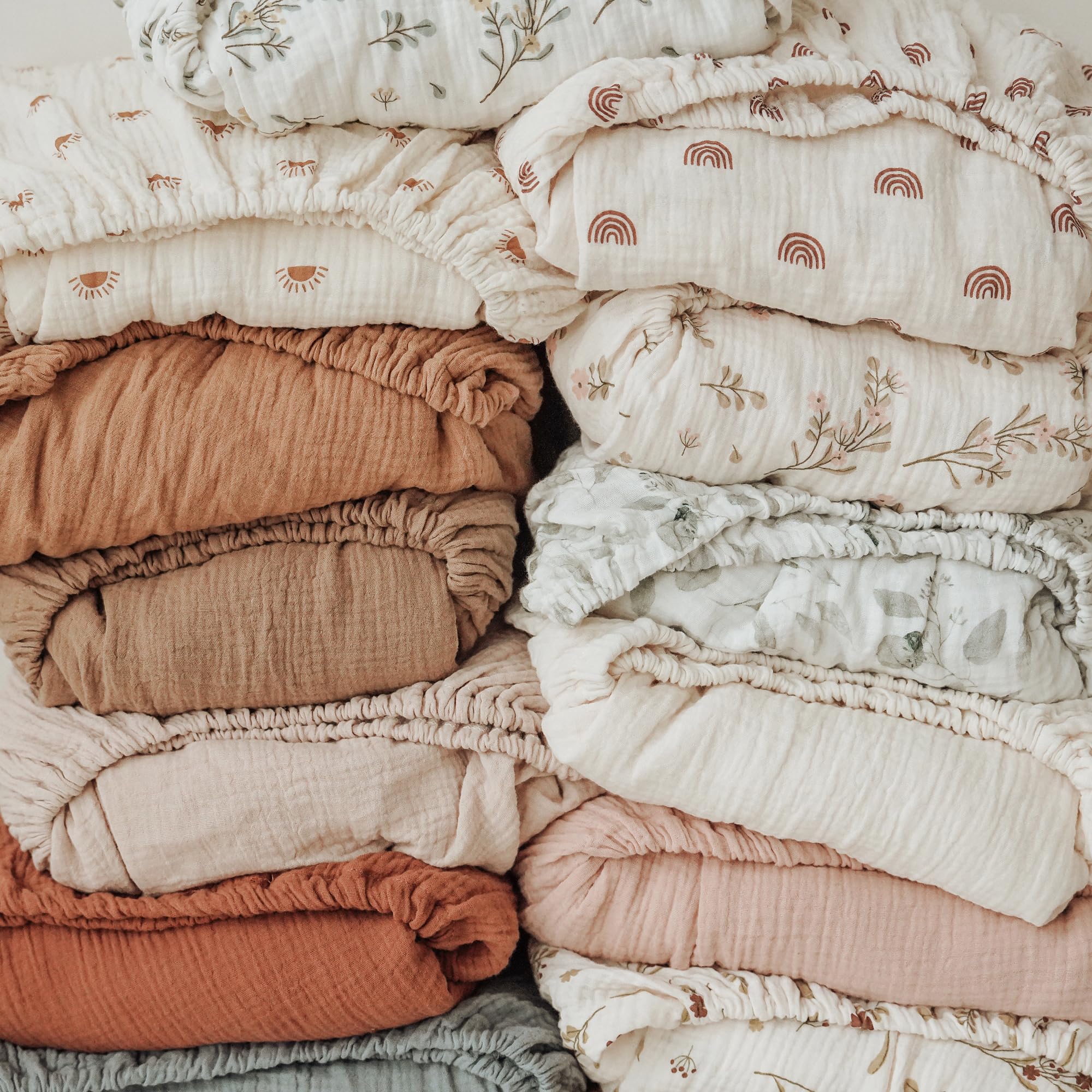 Konssy muslin crib sheets packaged as gift-ready set for baby showers