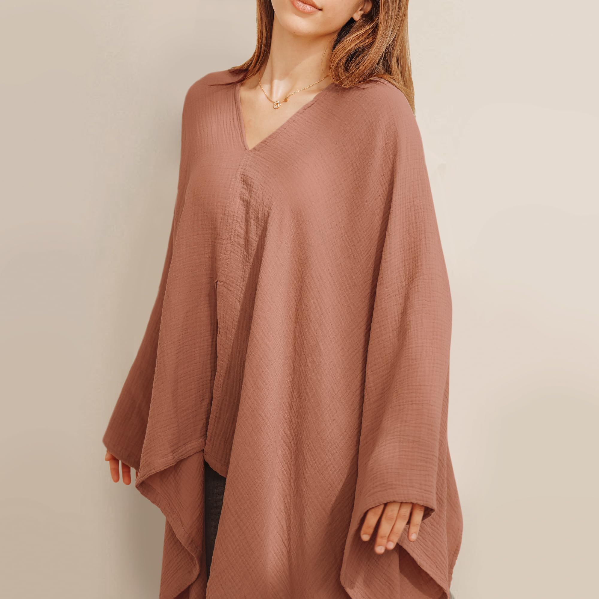 Konssy Muslin Nursing Cover fabric closeup highlights breathable, skin-friendly cotton.