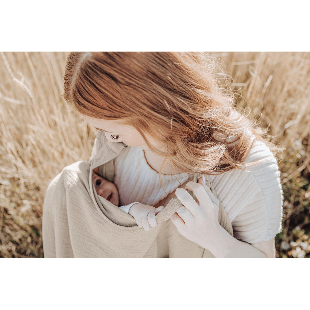 Konssy Muslin Nursing Cover provides full-coverage privacy during breastfeeding in public.