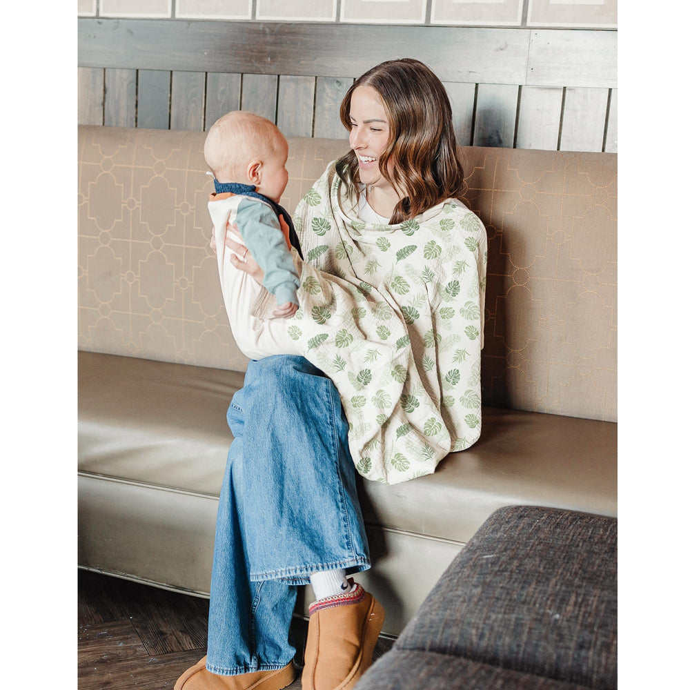 Konssy nursing cover provides privacy during feeds in crowded places.